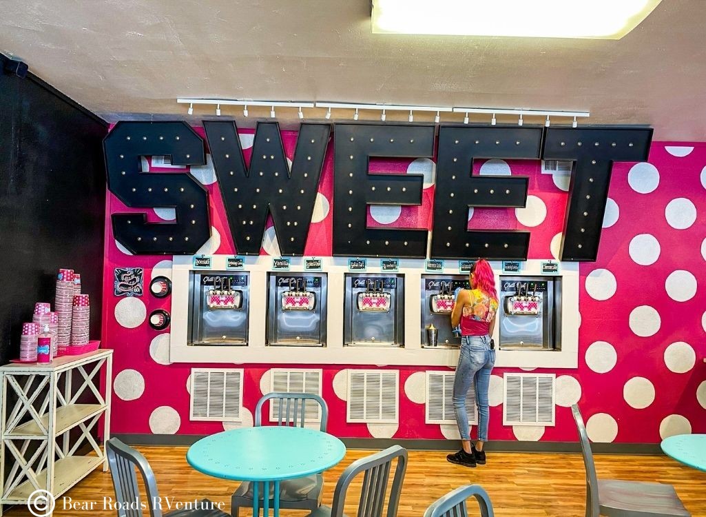 Chill Out by Simple Sugars Frozen Yogurt